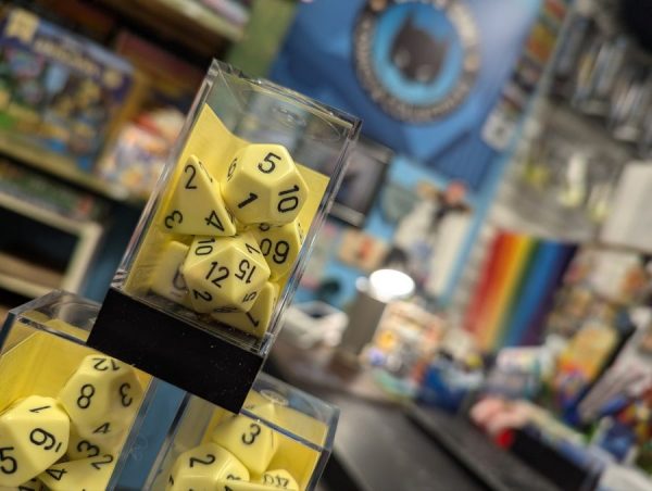 7 Piece Dice Set - Pastel Yellow 
(Chessex)