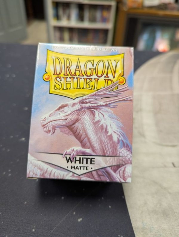 Dragon Shield (White - Matte) [100 Standard size card sleeves]