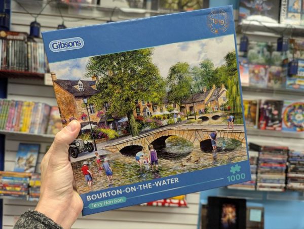 1000 piece puzzle - Bourton on the Water by Terry Harrison